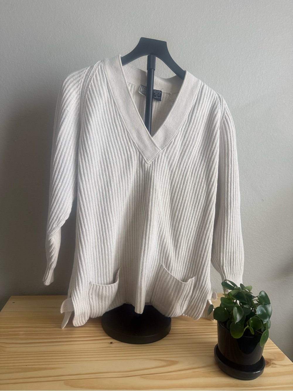 Vintage Paul Et Duffier V-Neck Ribbed Sweater with Front Pockets - Cream